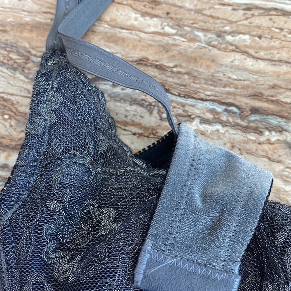 Fashion ladies bra in size 34A. Pewter/silver colouring with lace overlay. - Picture 7 of 8